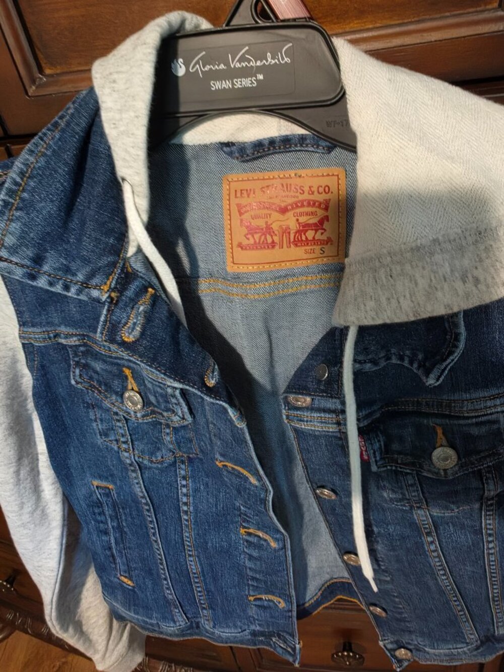 Levi's Jacket - Picture 3 of 4